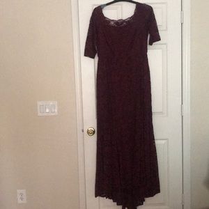 Torrid Sz16 Burgundy Lace Gown